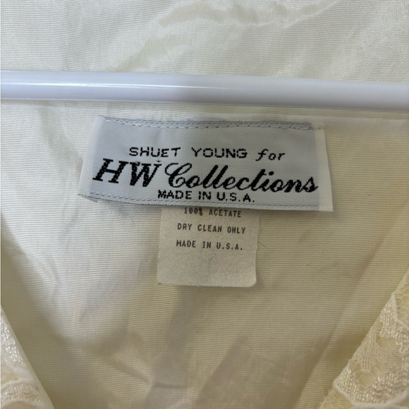 Vintage HW Collections Lace Puff Shoulder Blazer With Faux Pearl Gold Buttons - Picture 4 of 8